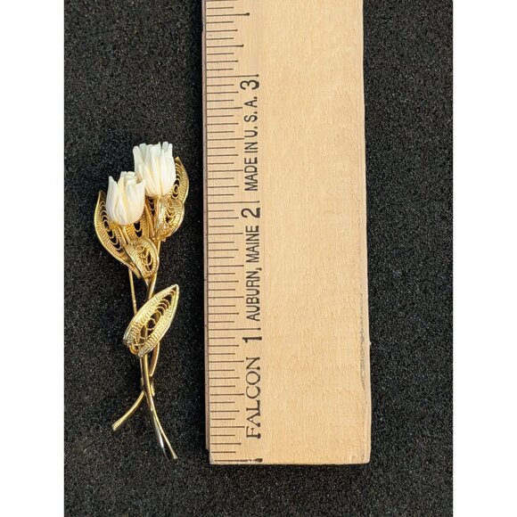 Vintage Gold Tone Flower Brooch White Carved Petals Filigree Detailing - Picture 5 of 5